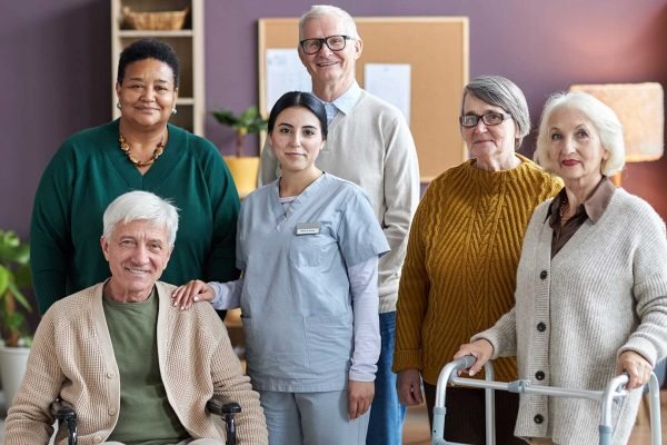 senior-people-looking-at-camera-in-retirement-home-7W8TQX4.jpg senior-people-looking-at-camera-in-retirement-home-7W8TQX4.jpg